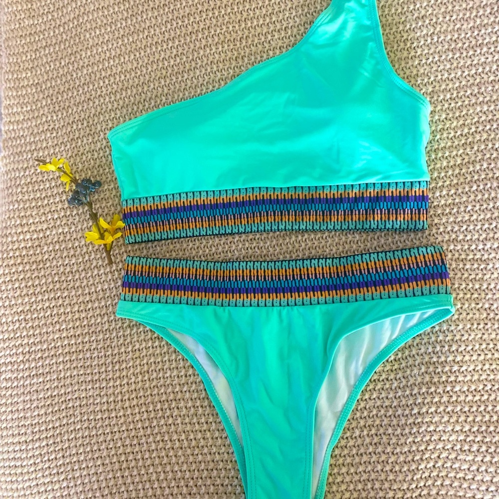 2 piece Aqua Marine Bikini Size Medium Never Worn